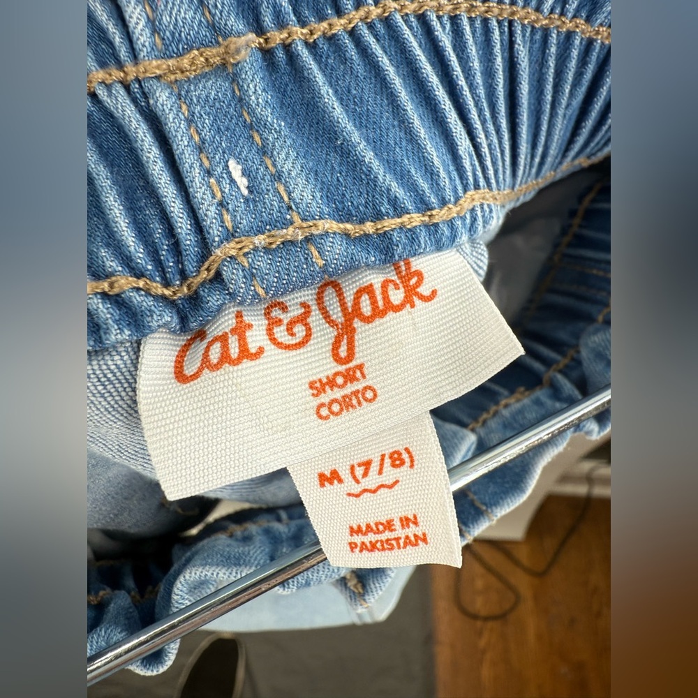 EUC Cat & Jack Cuffed Denim Shorts - Picture 7 of 7